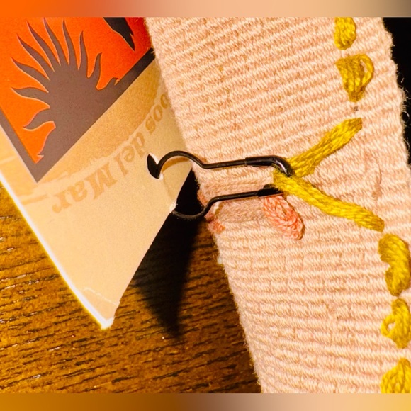 NWT Boutique Poncho Serape Handwoven embroidered Lobos Del Mar - Picture 11 of 13